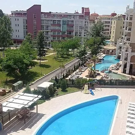 Sunny In Apartcomplex Solmarine *